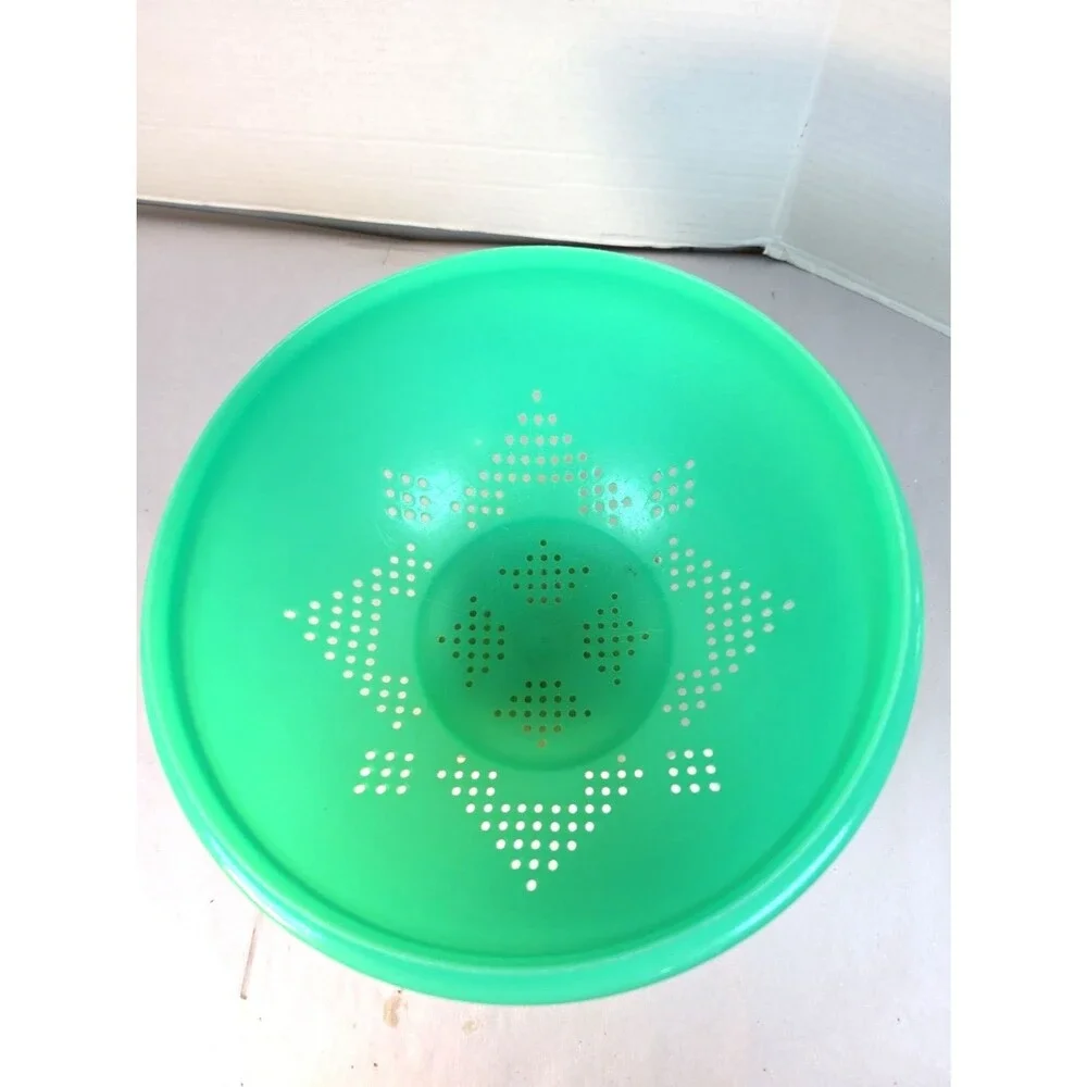 Vintage Tupperware 339-8 Colander Strainer Bowl Jadeite Green Star Pattern